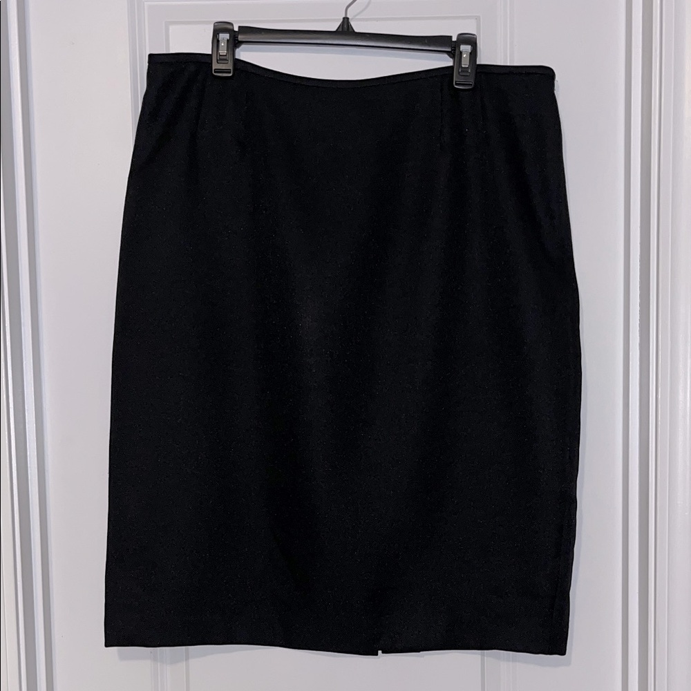 ⚡️ 3 for $30 ⚡️ Evan Picone Classic Black Pencil Skirt